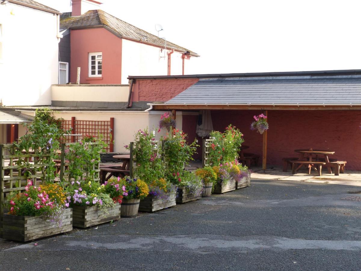 The Railway Inn Galmpton エクステリア 写真